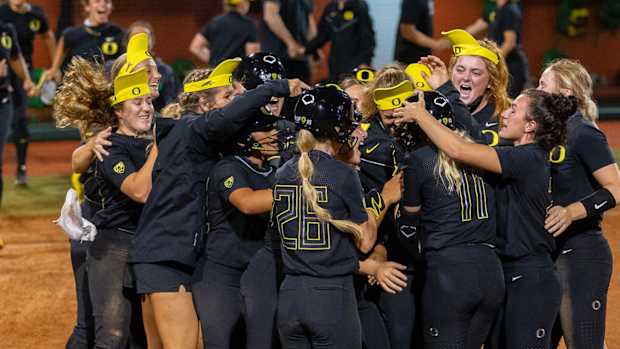 Oregon Ducks Softball